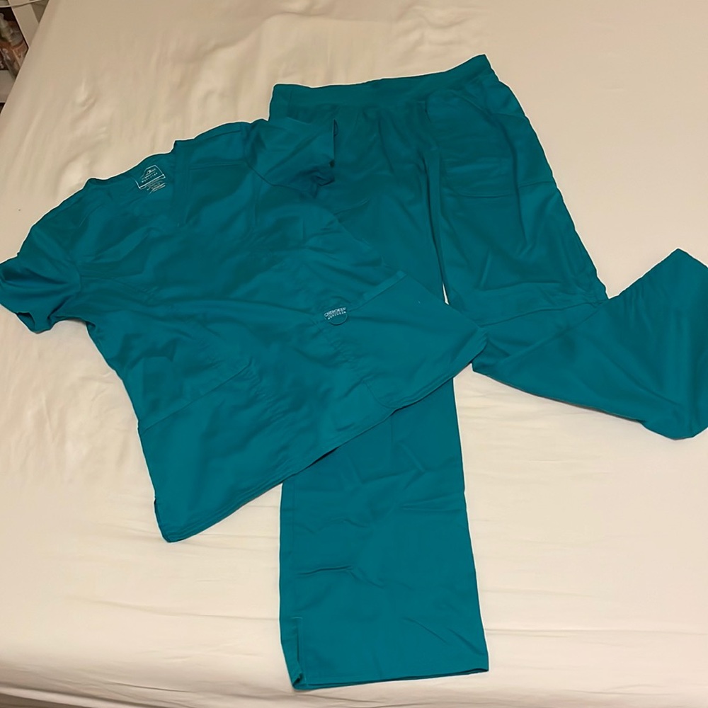 Cherokee Workwear Revolution Scrub Set In Teal Blue